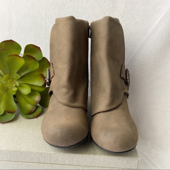 NWOB American Rag ‘Acoreene’ Cuffed Wedge Bootie - Picture 2 of 11